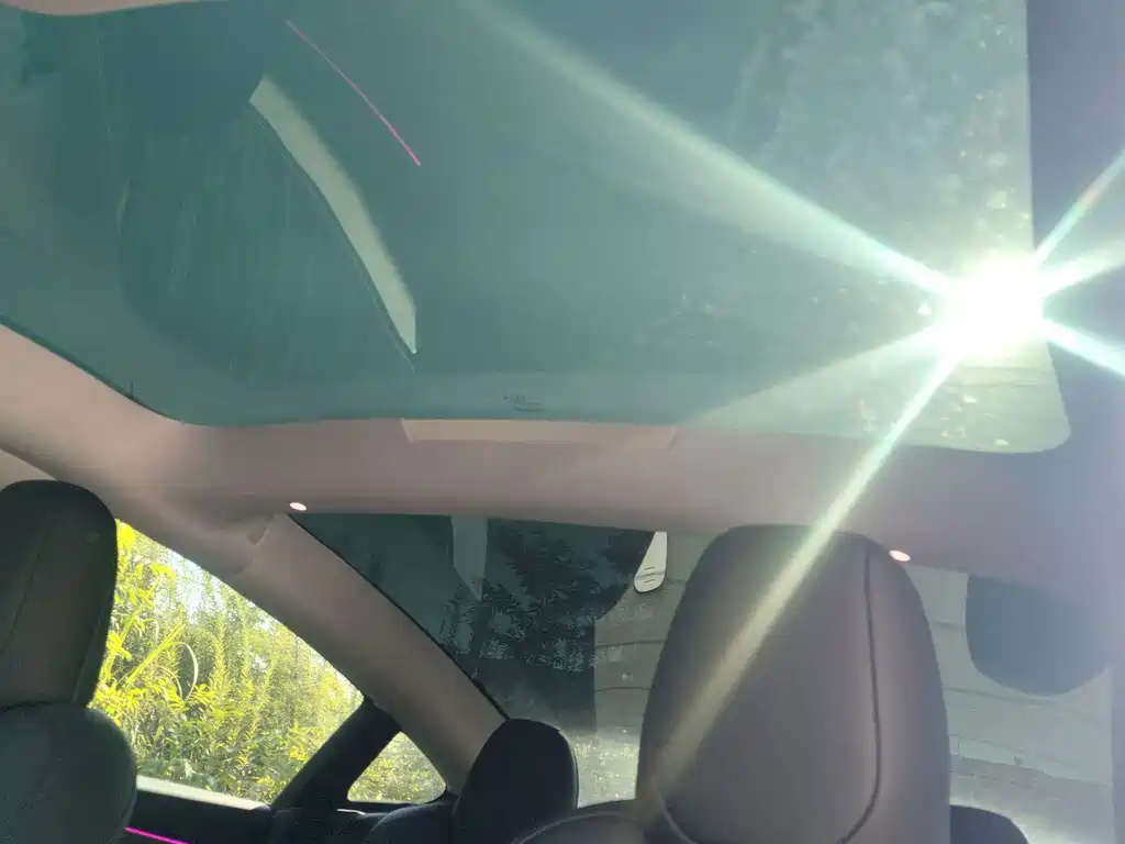 Tesla Model 3 — миниатюра 2