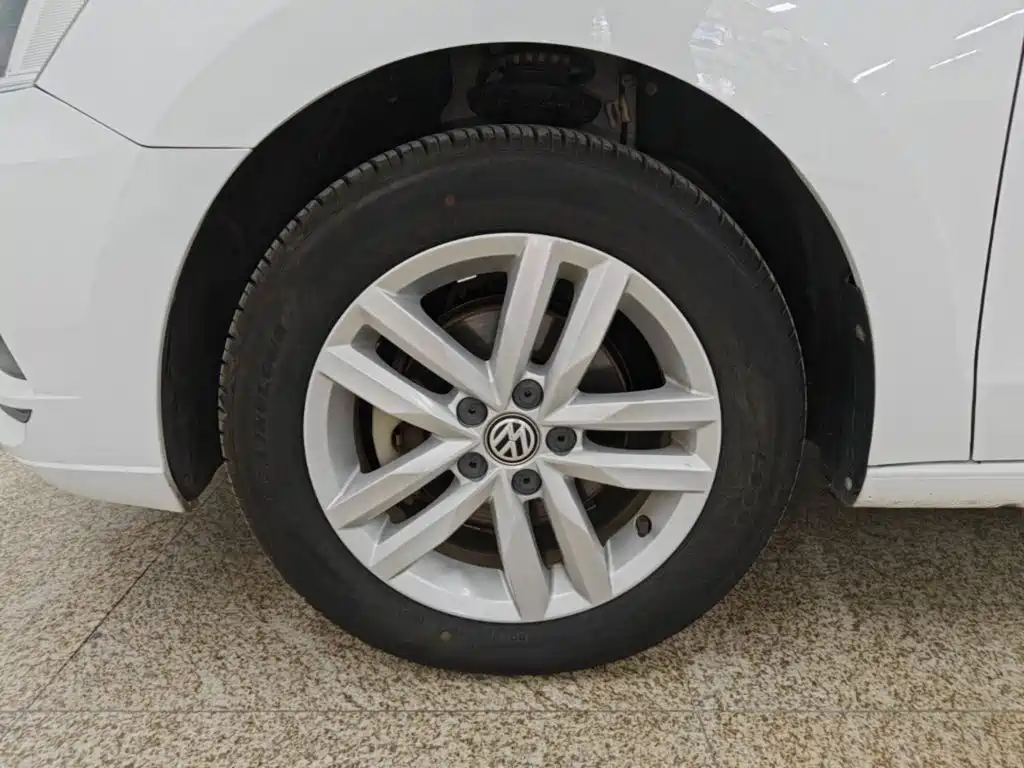 Volkswagen Jetta — миниатюра 23