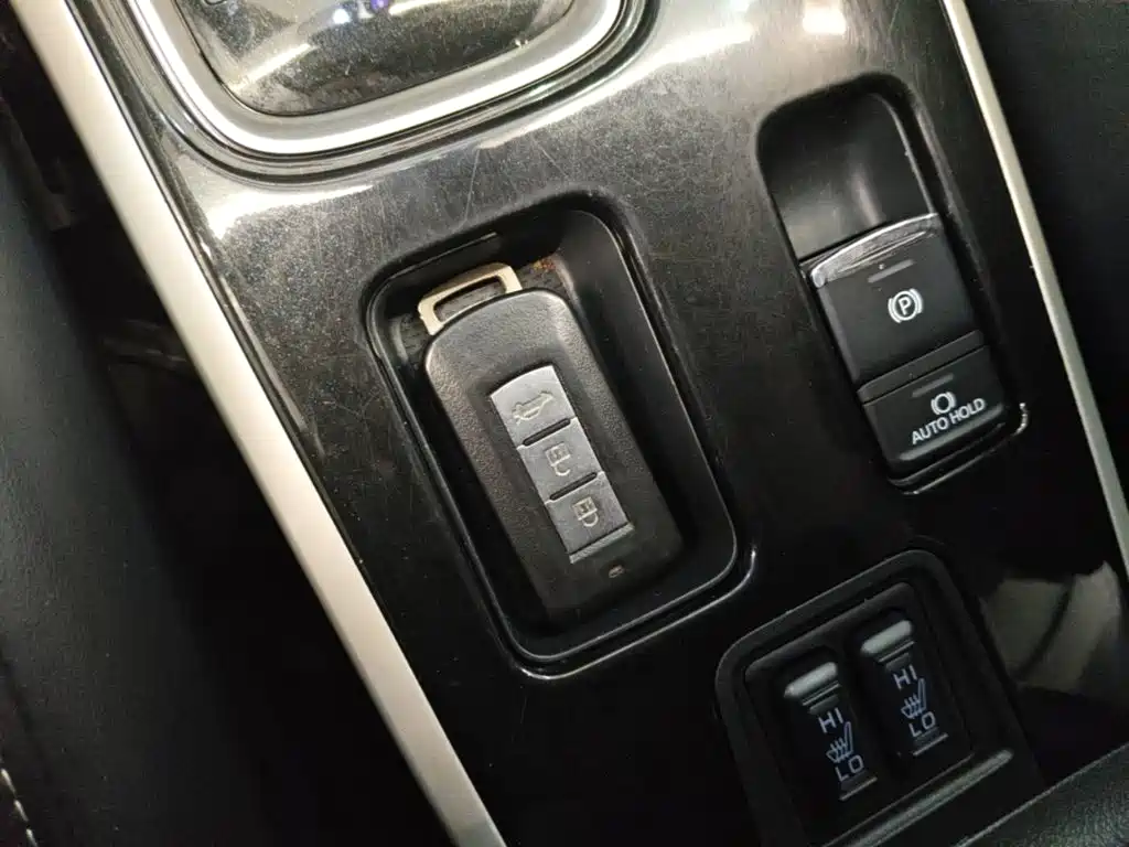 Mitsubishi Outlander — миниатюра 9