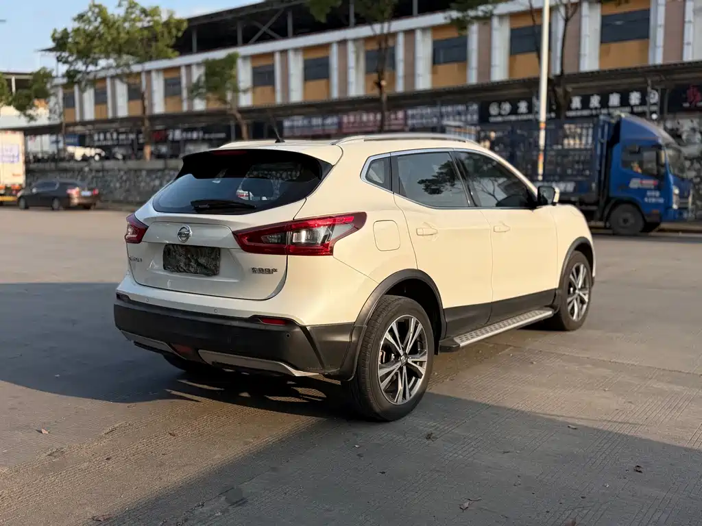 Nissan Qashqai — миниатюра 9