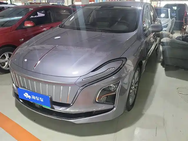Hongqi HONGQI E QM5 2024