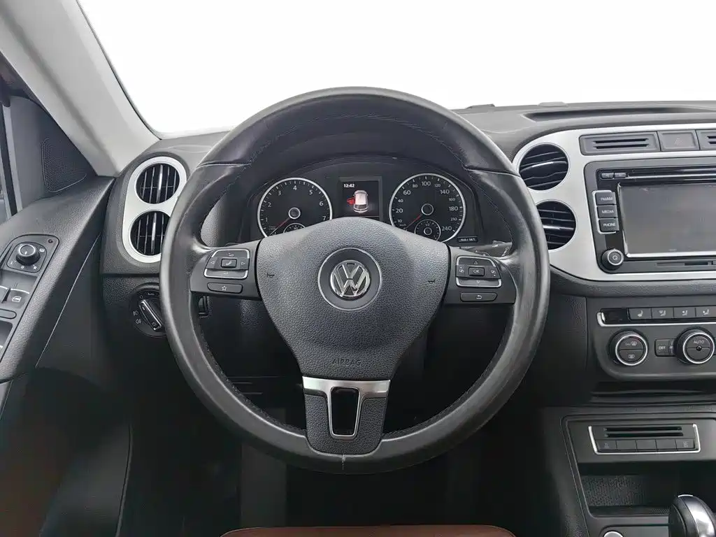 Volkswagen Tiguan — миниатюра 11