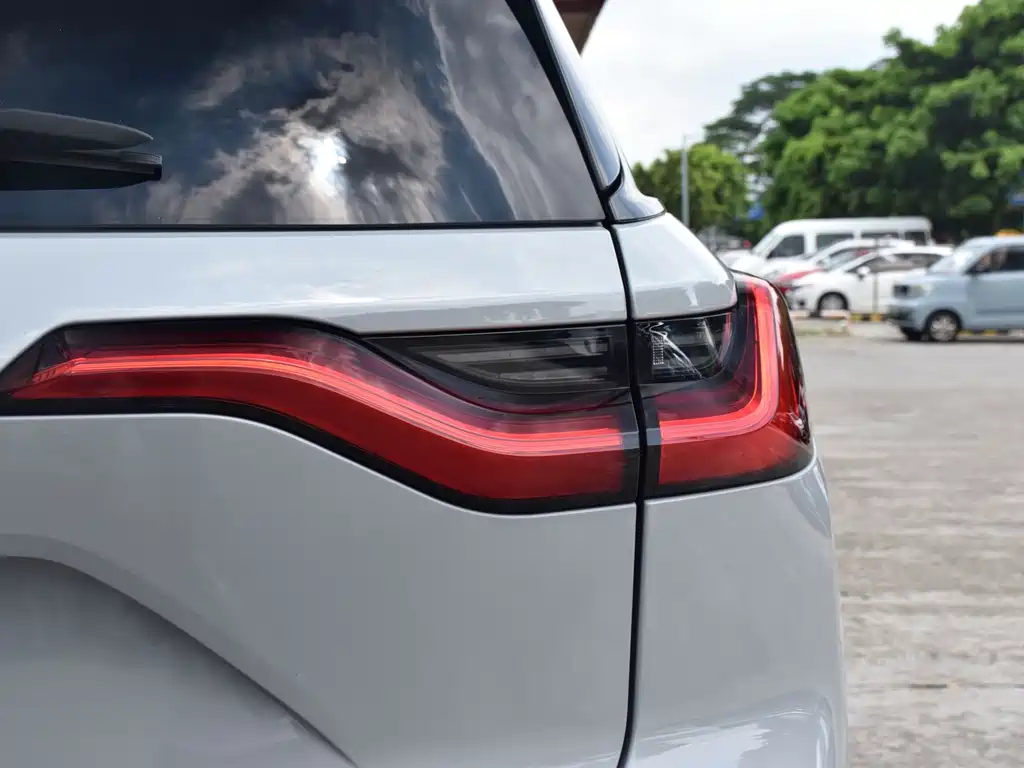 NIO ES8 — миниатюра 18