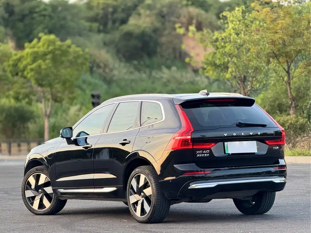 Volvo XC60 PHEV — миниатюра 16