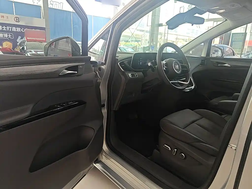 Buick GL8 Hybrid — миниатюра 16