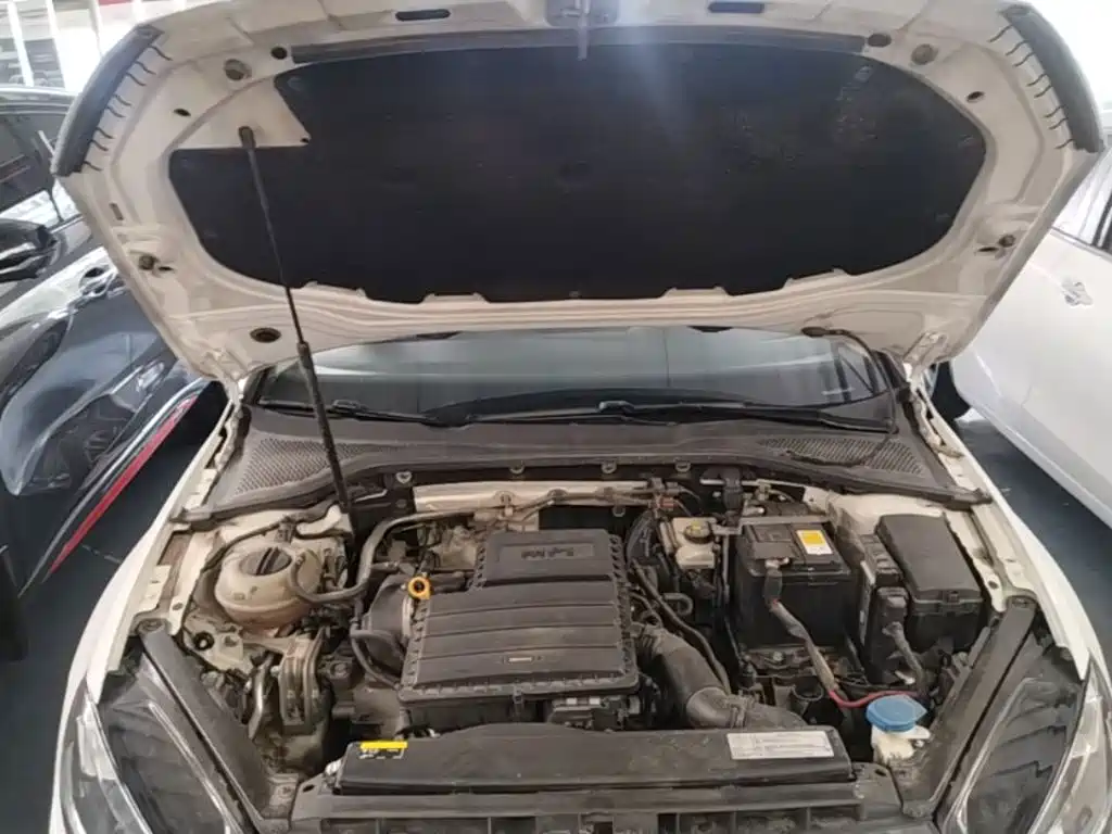 Volkswagen Golf — миниатюра 20