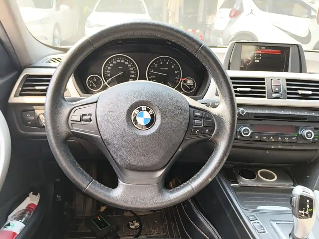 BMW 3 Series — миниатюра 11