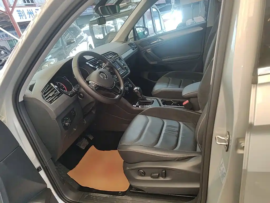 Volkswagen Tiguan L — миниатюра 15