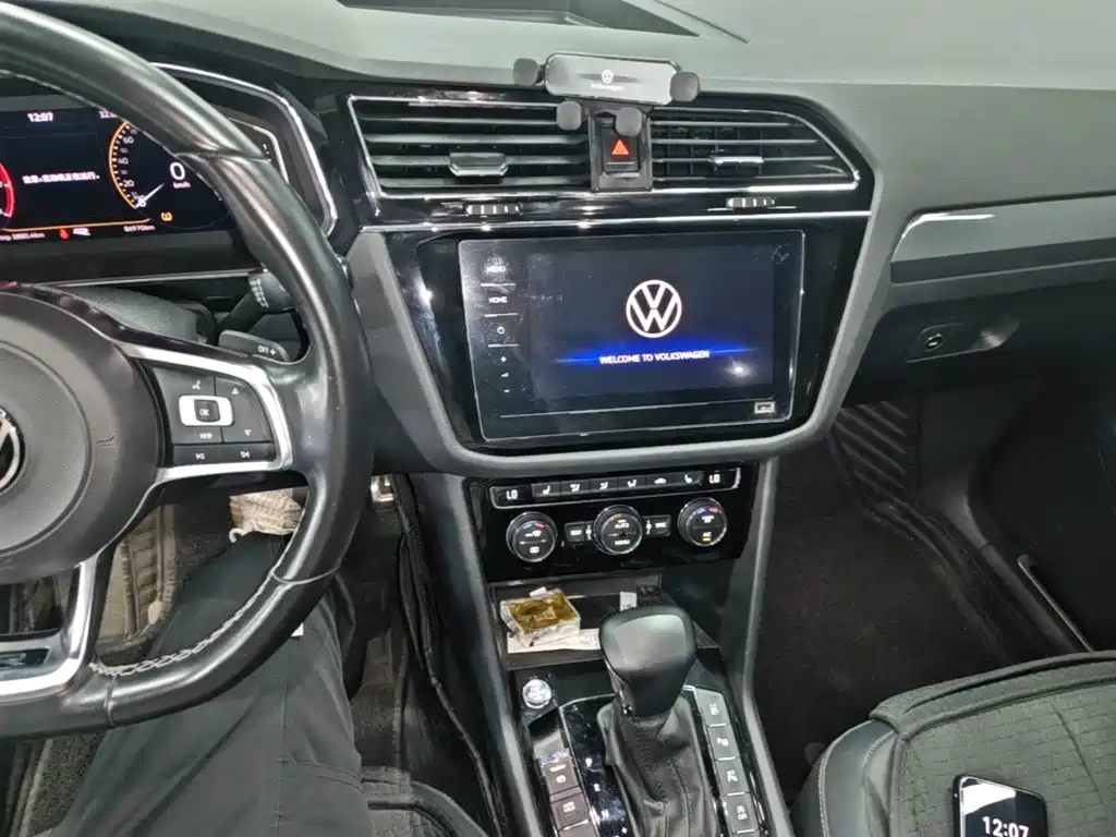 Volkswagen Tiguan L — миниатюра 13