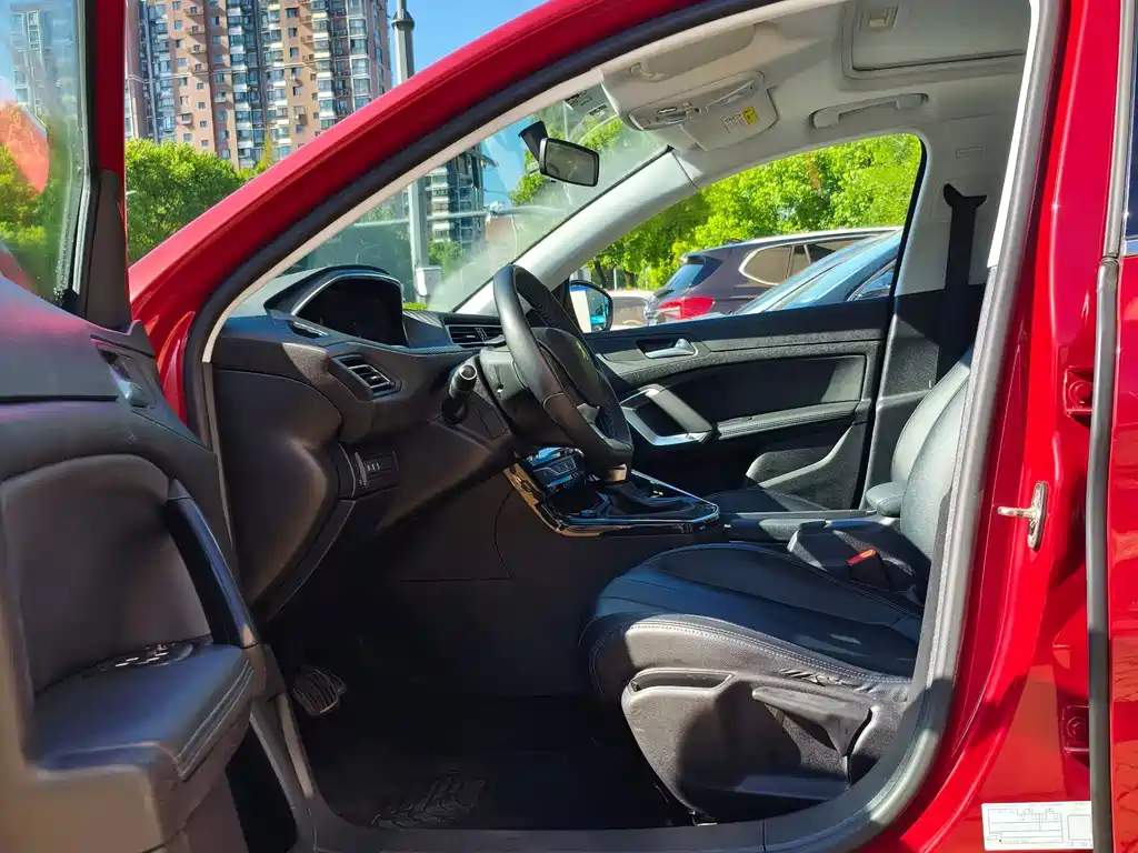 Peugeot 308 — миниатюра 5