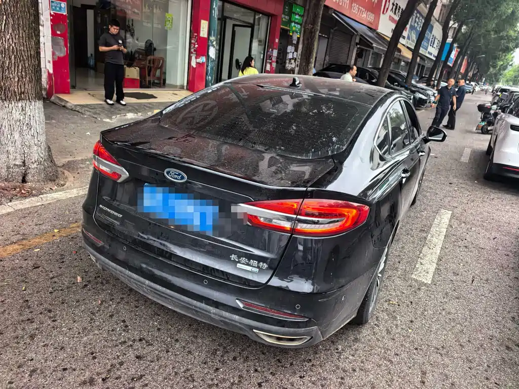Ford Mondeo — миниатюра 9