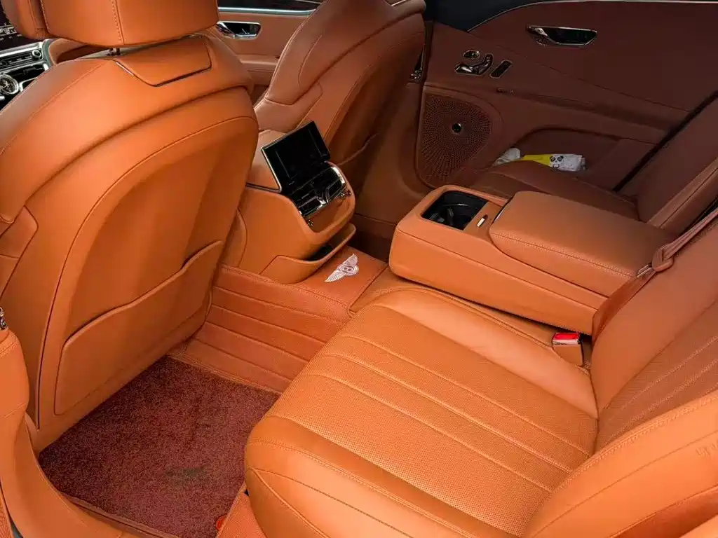 Bentley Flying Spur — миниатюра 18