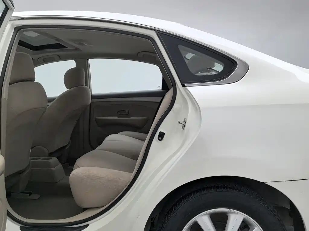 Nissan Sylphy — миниатюра 15