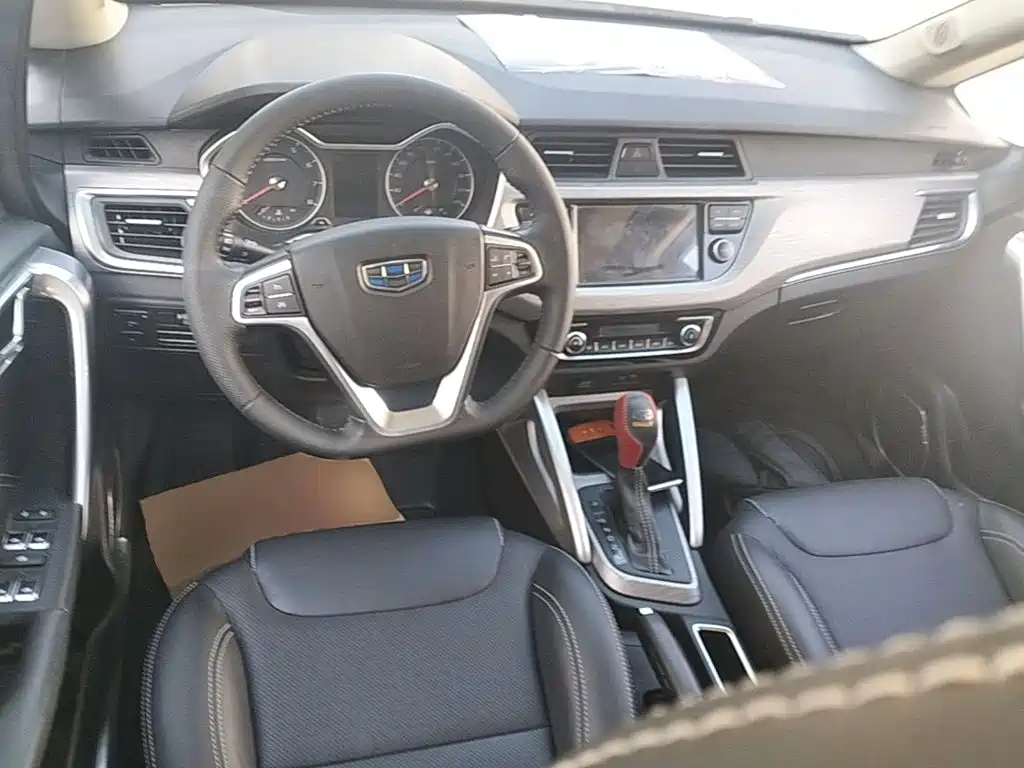 Geely Vision X3 — миниатюра 10
