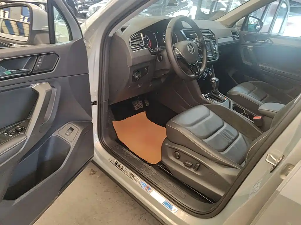 Volkswagen Tiguan L — миниатюра 16