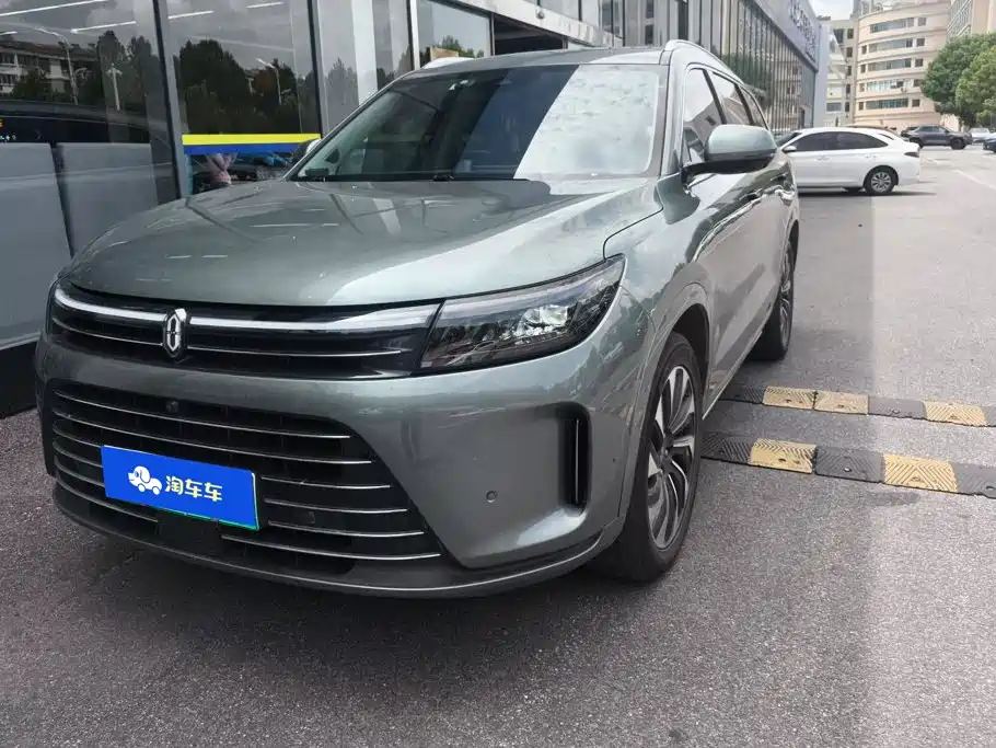 AITO Wenjie AITO M7