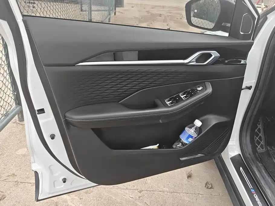 Geely Binyue — миниатюра 7