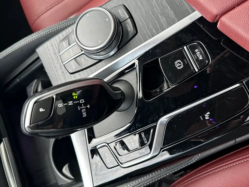 BMW 5 Series — миниатюра 16