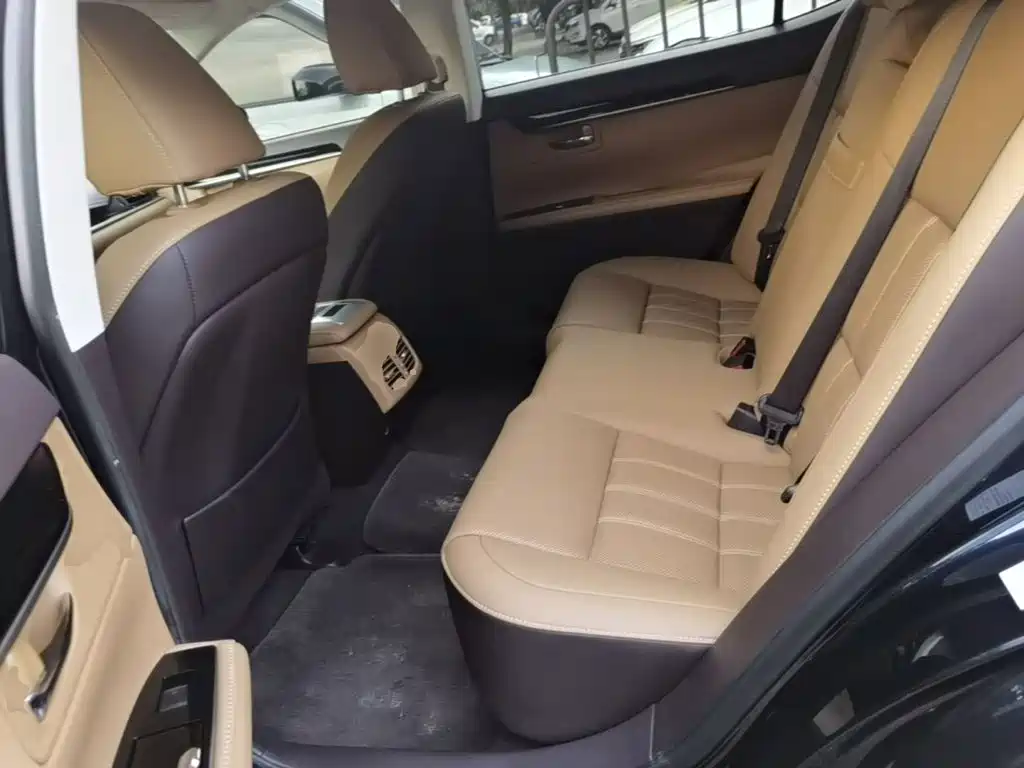 Lexus ES — миниатюра 17