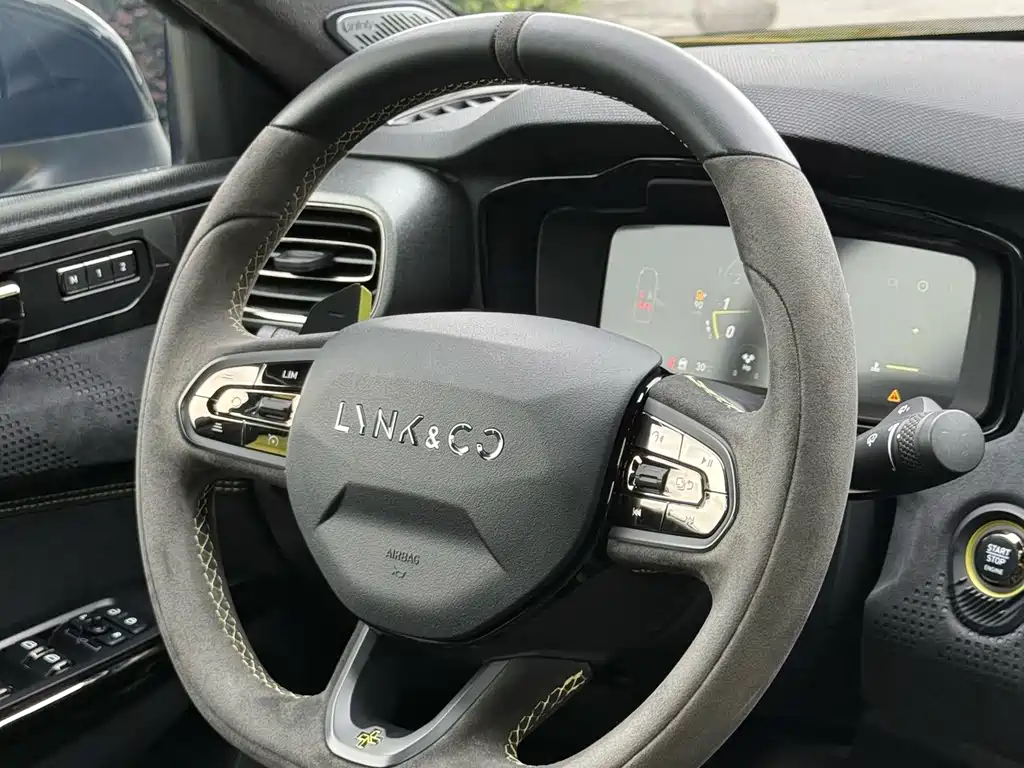 Lynk & Co 03 — миниатюра 18