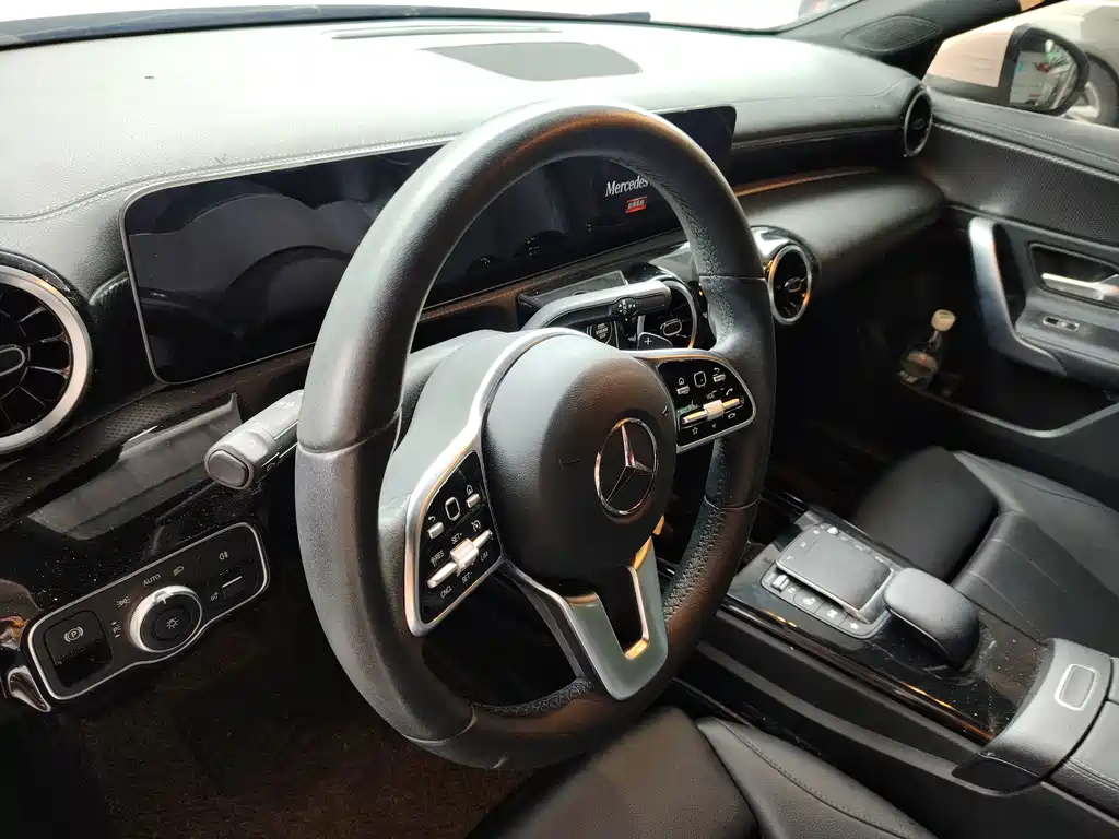 Mercedes-Benz A-Class — миниатюра 6