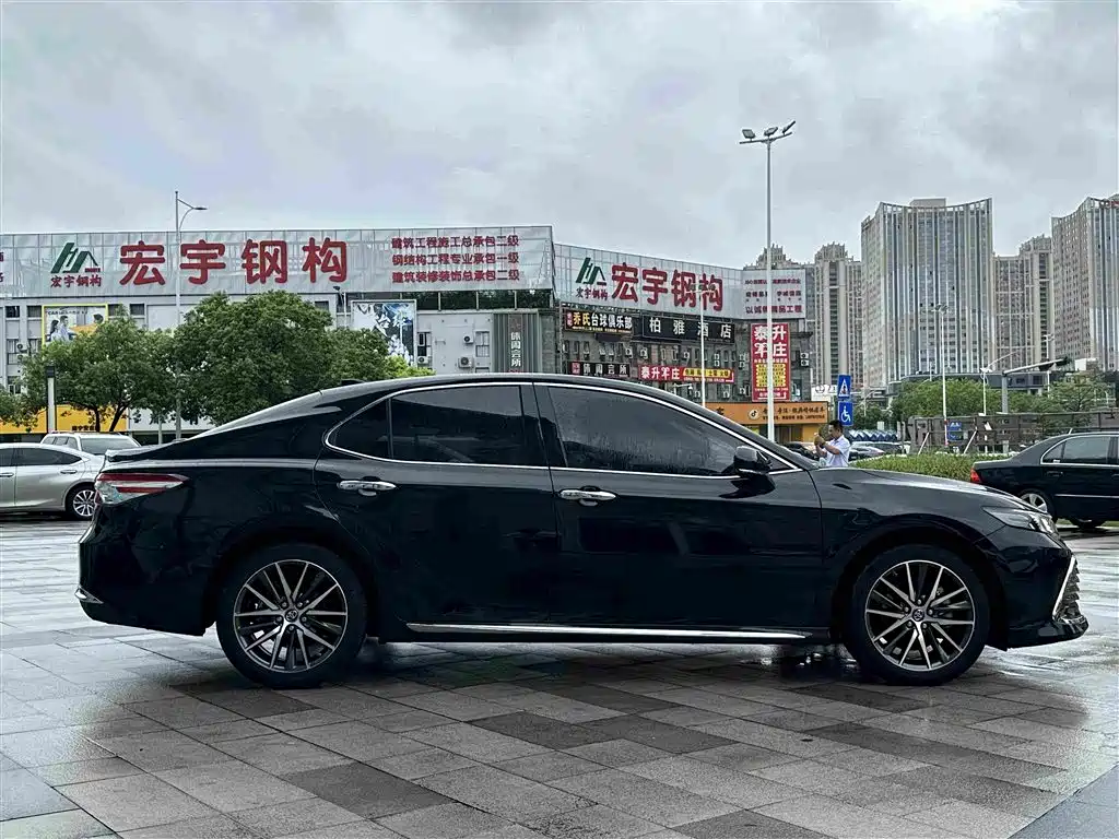 Toyota Camry 2023 2.5G Luxury