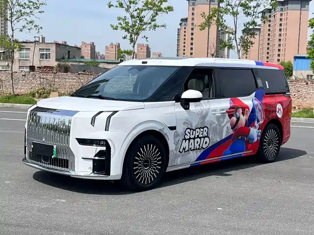 2024 Zeekr 009
