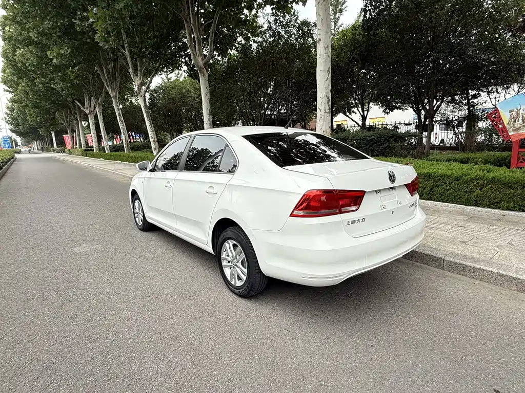 Volkswagen Santana — миниатюра 7