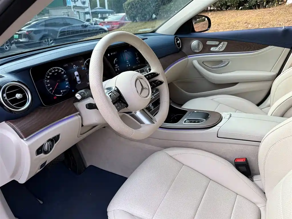 MERCEDES-BENZ E CLASS