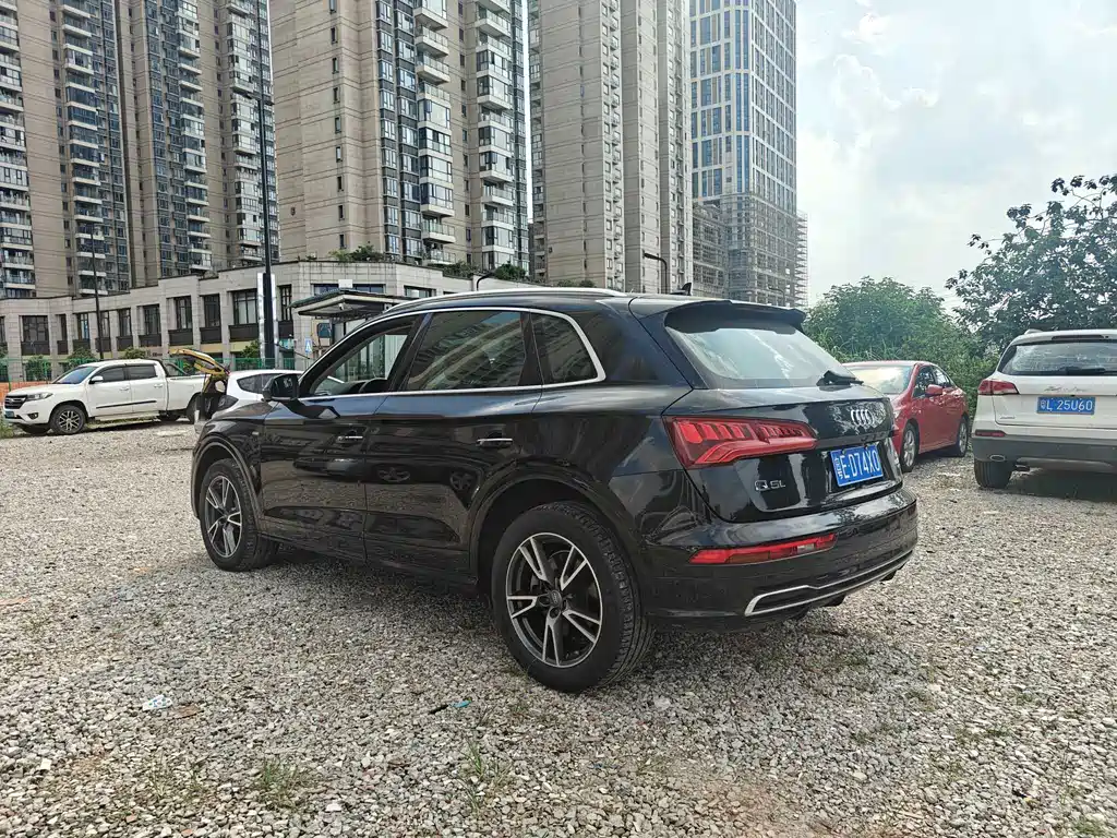Audi Q5L — миниатюра 4