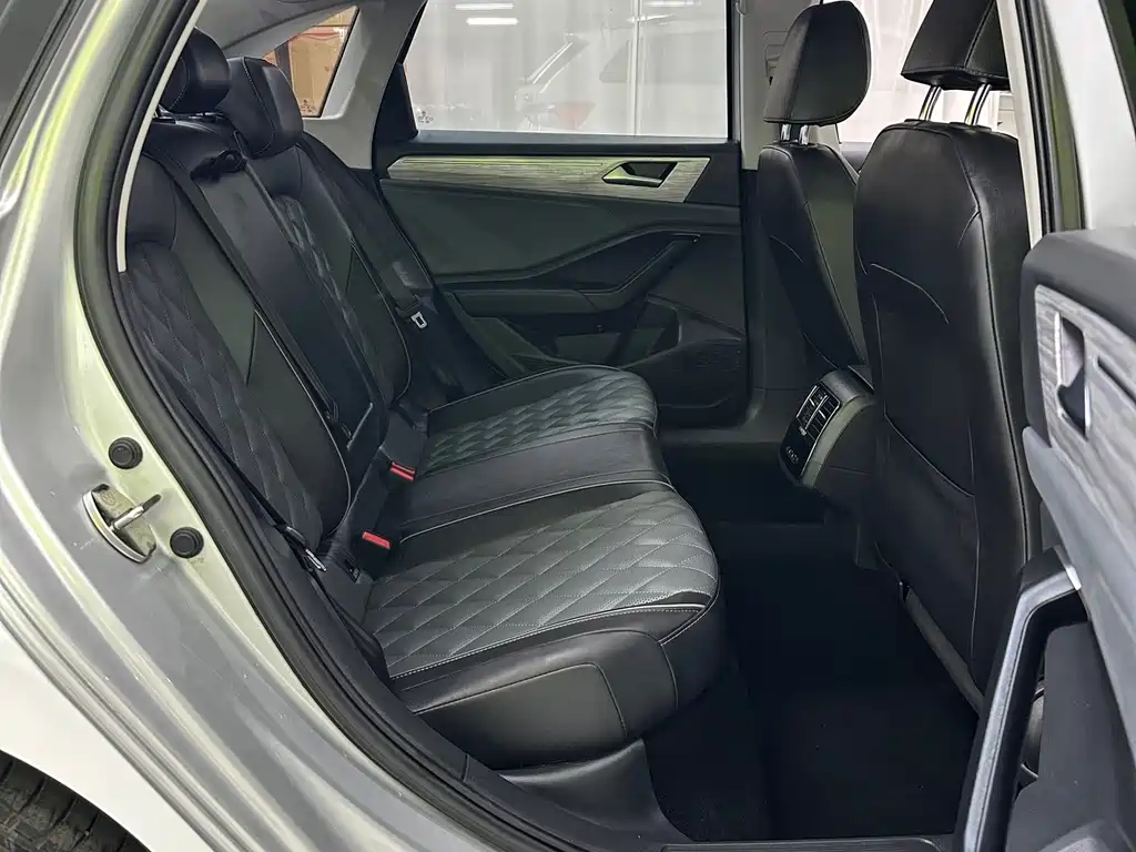Volkswagen Sagitar — миниатюра 14