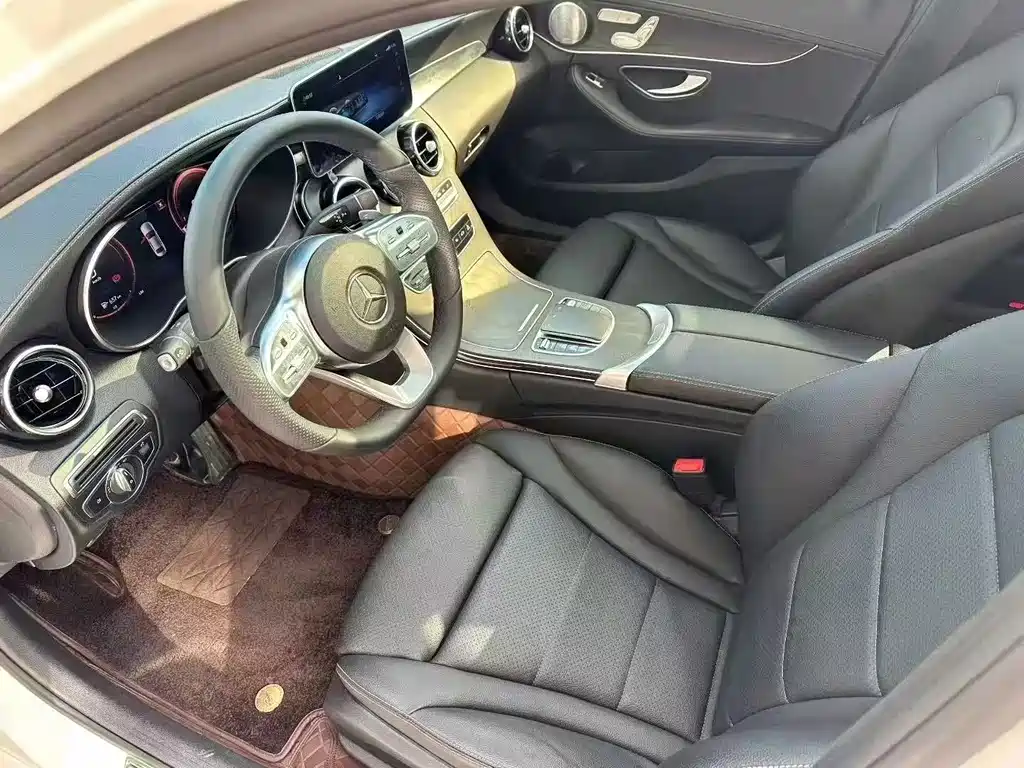 Mercedes-Benz C-Class — миниатюра 7