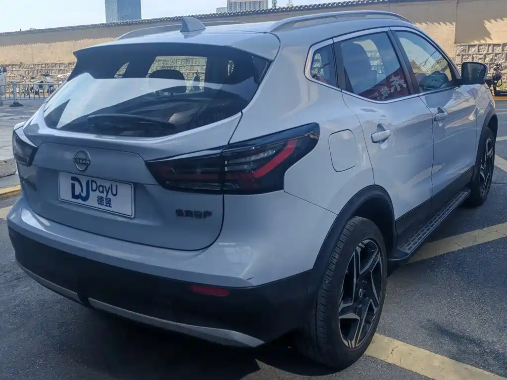 Nissan Qashqai - фото 6