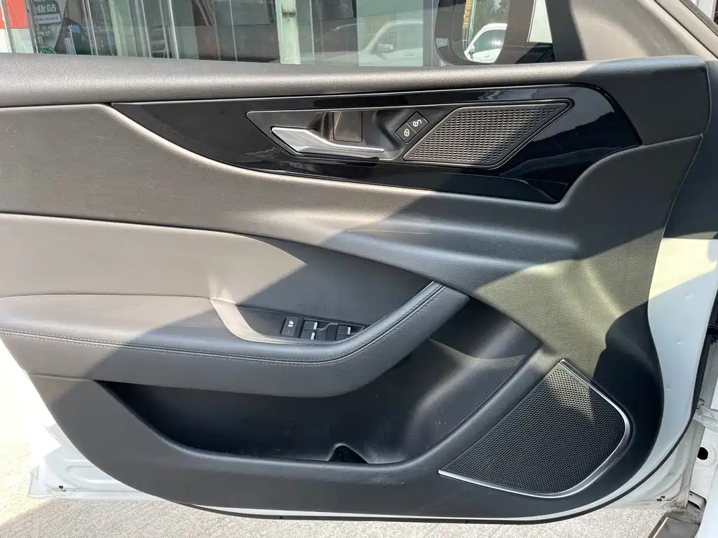 Jaguar XEL — миниатюра 13