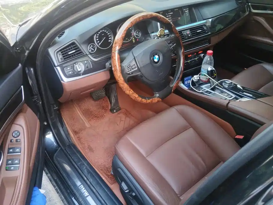 BMW 5 Series — миниатюра 9