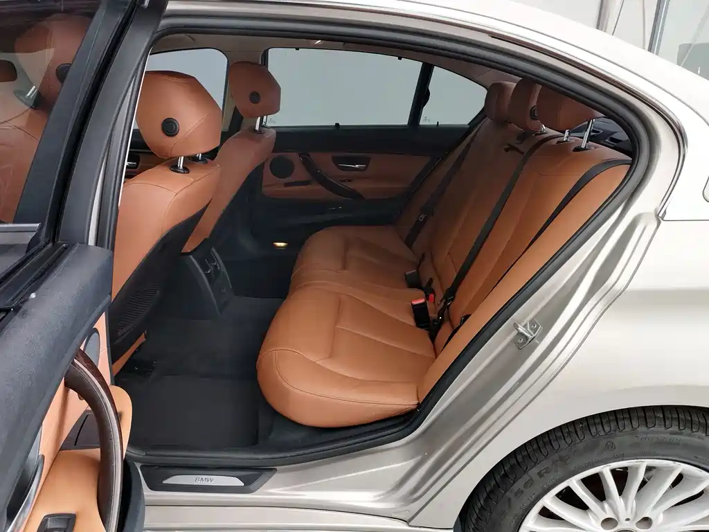 BMW 3 Series — миниатюра 12