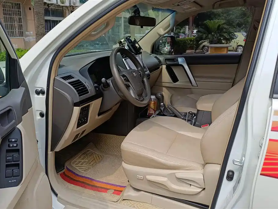 Toyota Land Cruiser Prado 2018 2.7L AT