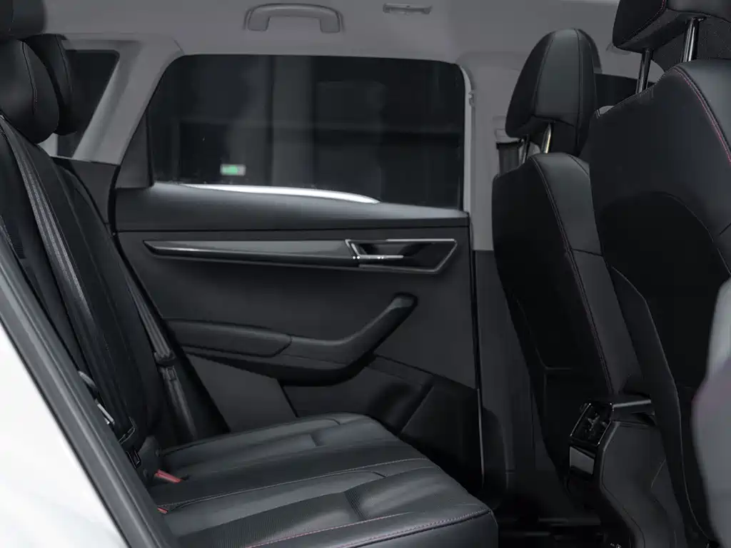 Skoda Karoq — миниатюра 13