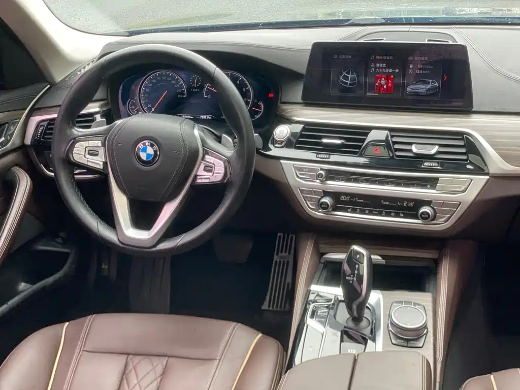 BMW 5 Series — миниатюра 13