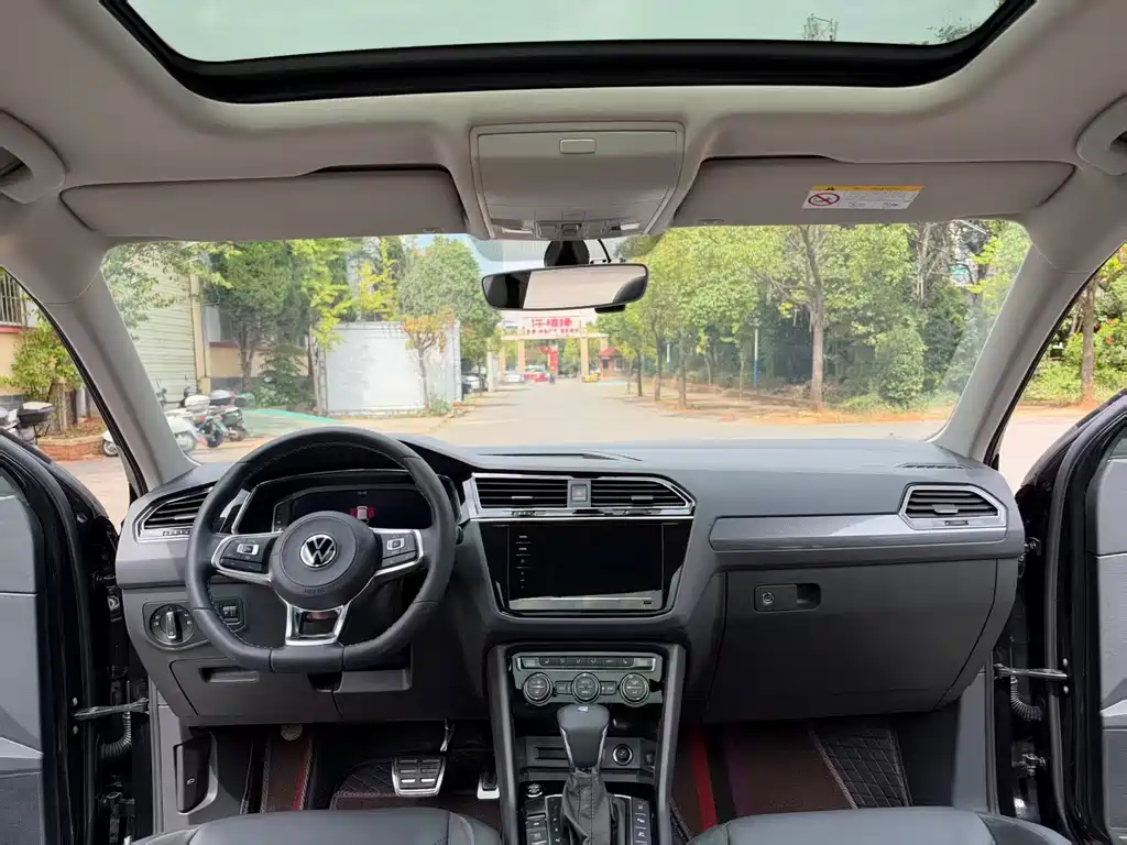 Volkswagen Tiguan L — миниатюра 5