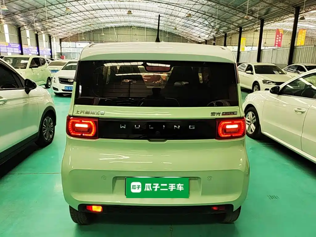 Wuling MINIEV — миниатюра 6