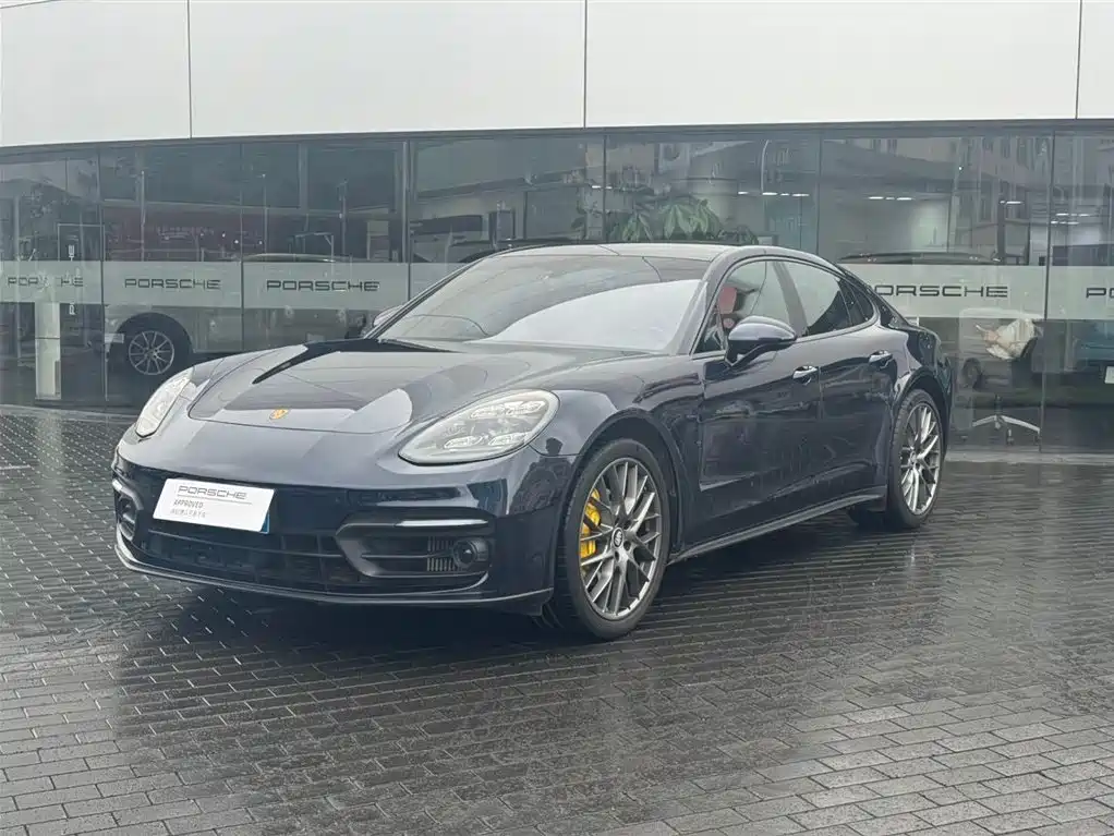 Porsche Panamera 2021