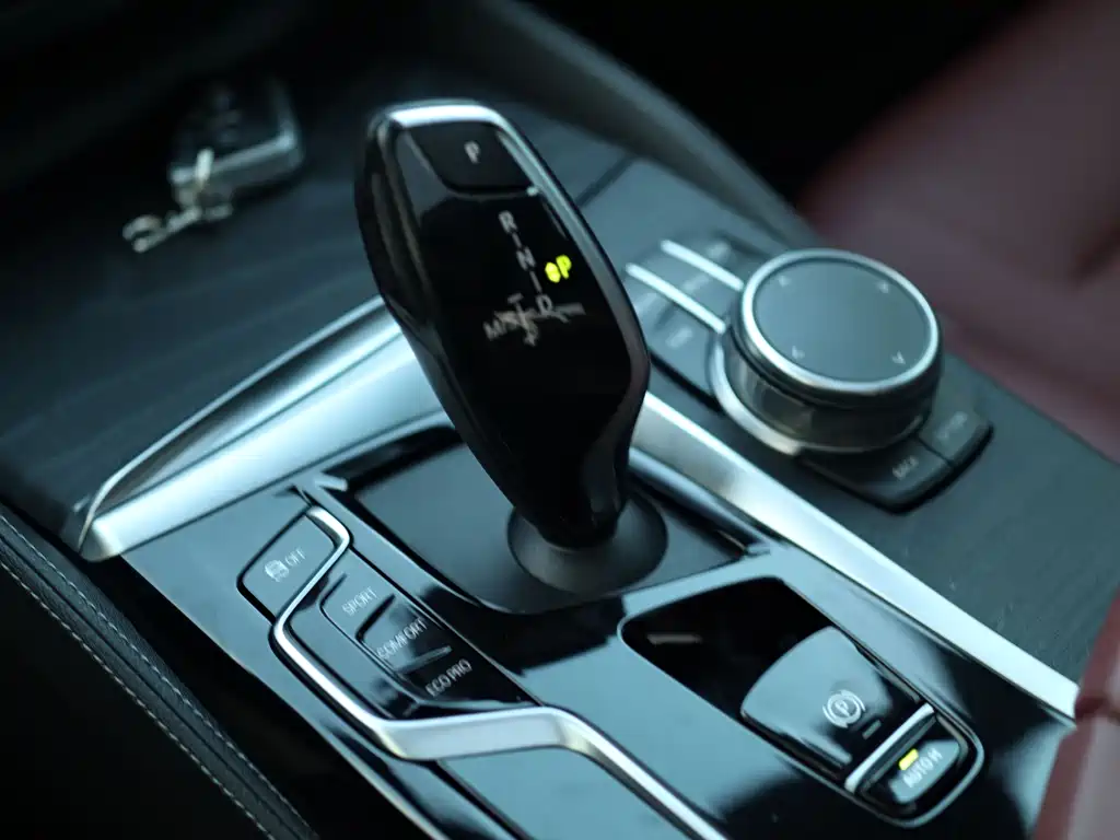 BMW 5 Series — миниатюра 15