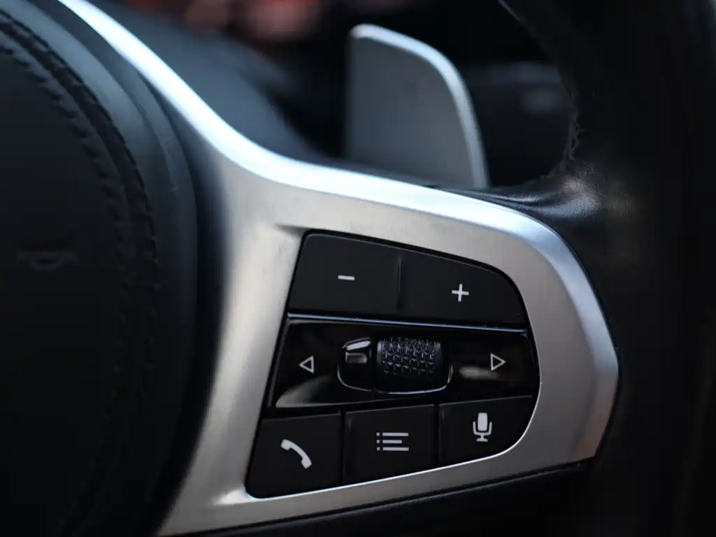 BMW 5 Series — миниатюра 13