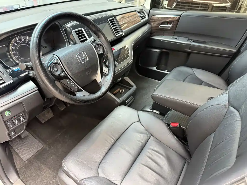Honda Elysion — миниатюра 8
