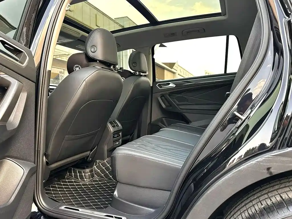 Volkswagen Tiguan L — миниатюра 6