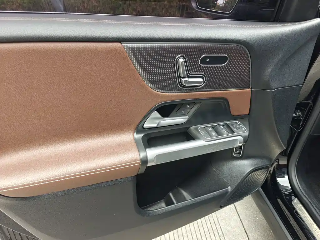 Mercedes-Benz GLB — миниатюра 6