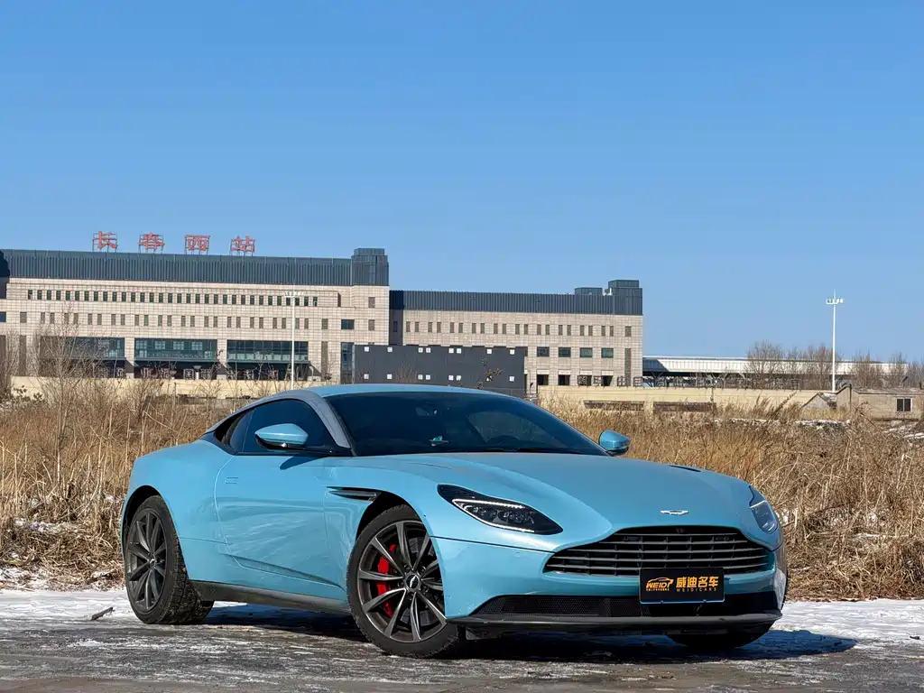 ASTON MARTIN DB11