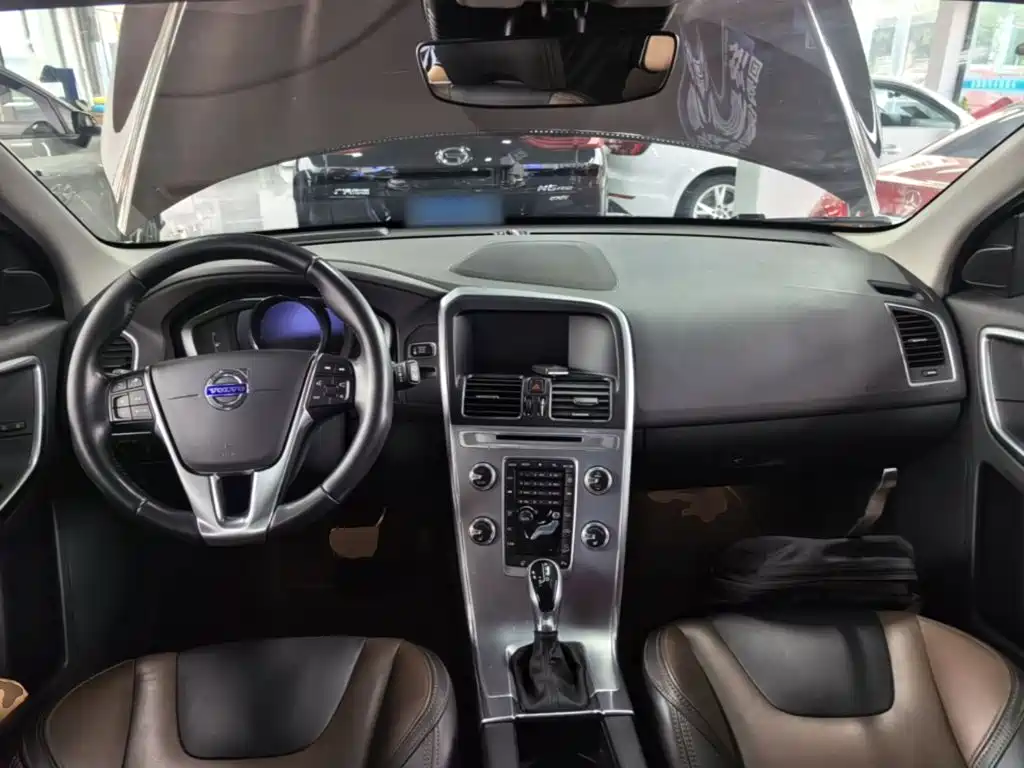 Volvo XC60 — миниатюра 10