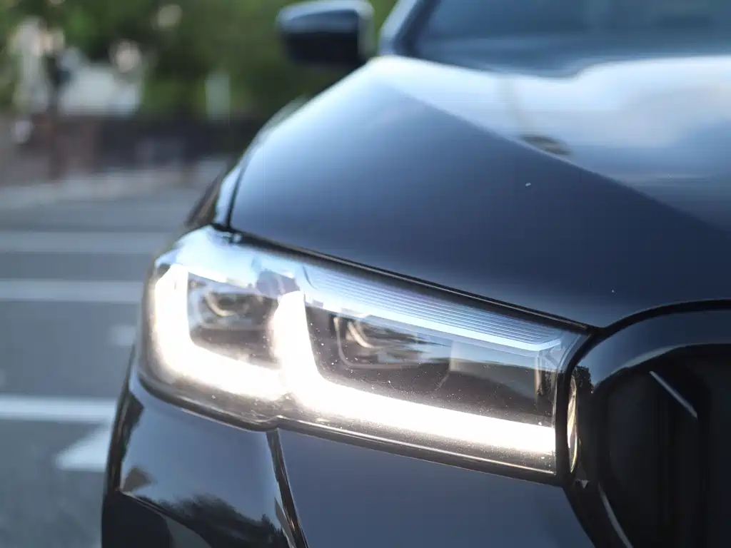 BMW 5 Series — миниатюра 30